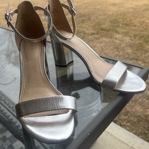 Ladies Shoes, size 9.5M